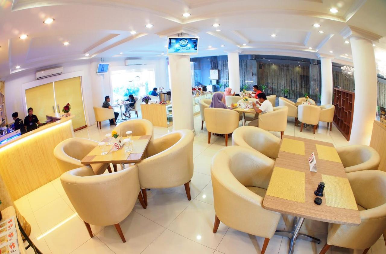 Maven Fatmawati Hotel Giacarta Esterno foto