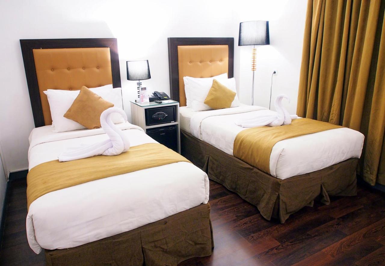 Maven Fatmawati Hotel Giacarta Esterno foto