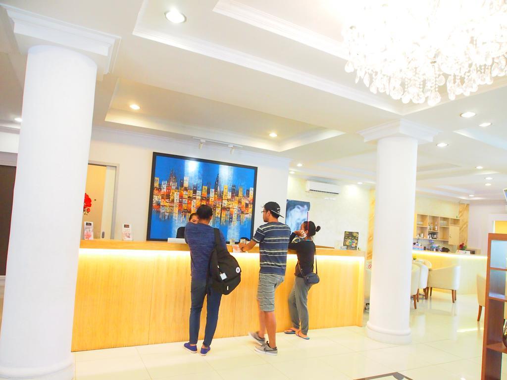 Maven Fatmawati Hotel Giacarta Esterno foto