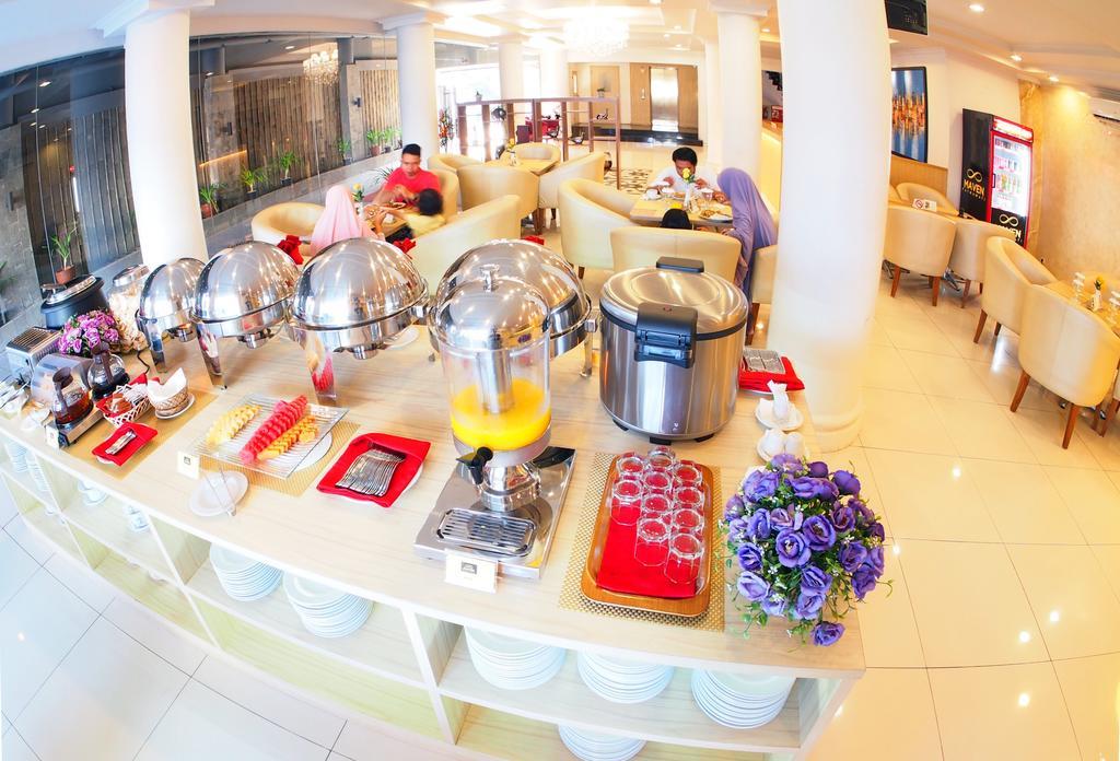 Maven Fatmawati Hotel Giacarta Esterno foto