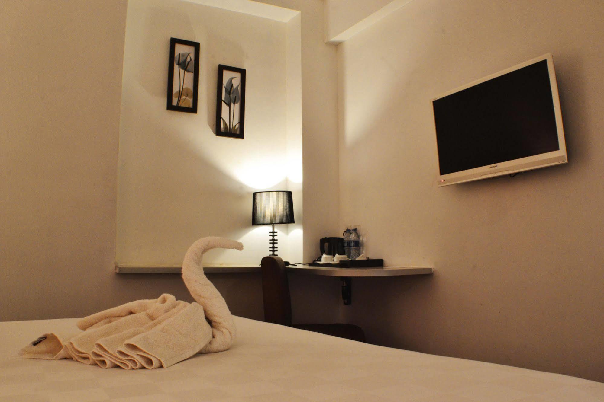 Maven Fatmawati Hotel Giacarta Esterno foto