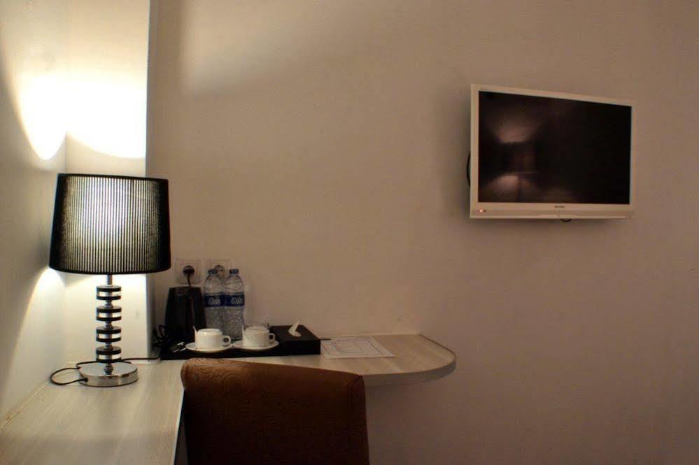 Maven Fatmawati Hotel Giacarta Esterno foto